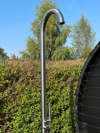 Douche extérieure autoportante en inox – Avec douchette